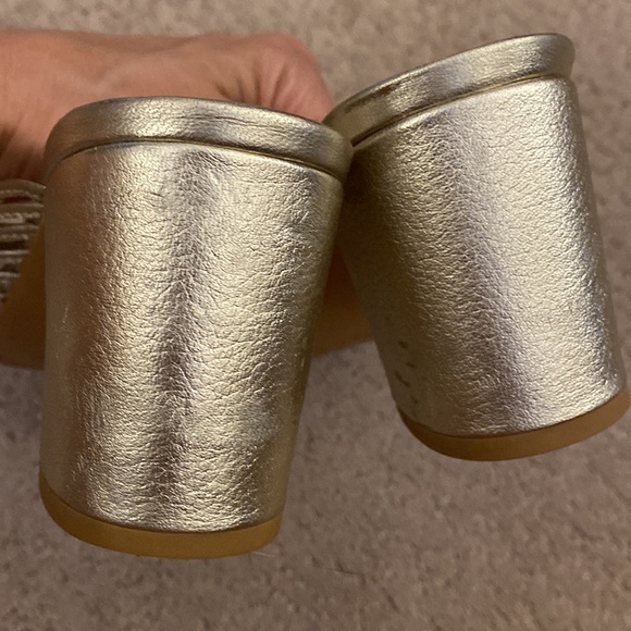 Dolce Vita Gold Slides Size 8 1/2 - Picture 4 of 7